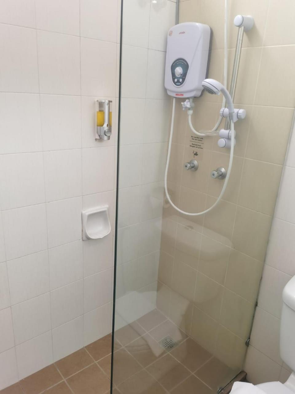 Lovita Hotel Kuantan Ngoại thất bức ảnh